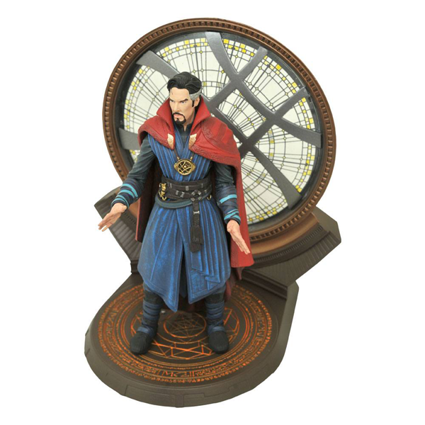 Diamond Select Figure - Marvel - Deluxe Collector's Action Figure with Diorama Base - Dr. Strange